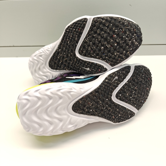 4Y Nike Run Flow Teal Nebula Volt Black DZ4490-001 Easy on/off Running Sneakers - Picture 10 of 11